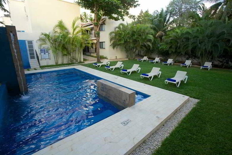 Nina Hotel & Beach Club