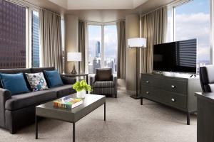 Hotel Suites At 1 King West