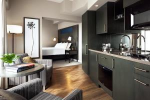 Hotel Suites At 1 King West