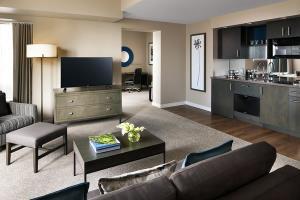 Hotel Suites At 1 King West