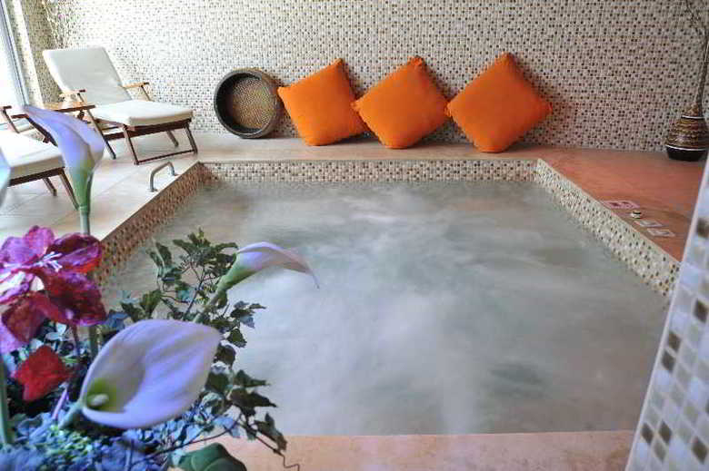 Hotel Amara Wing Resort