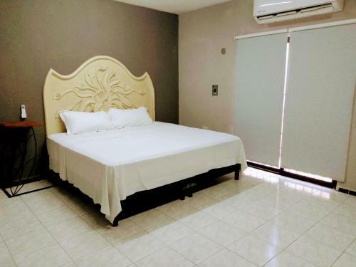 Hostal Casa Ixchel - Private Parking, A/c, Wifi, Hot Water, A/c