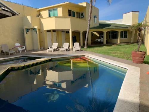 Casa Con Alberca, S�per Ubicaci�n. Puerto de Veracruz