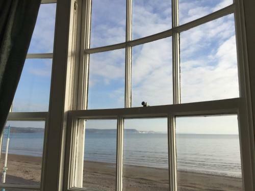 Hostal Whitecliff Guest House