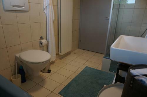 Apartamento Haus Mit 6 Schlafzimmer, Pool Und Gro�em Garten