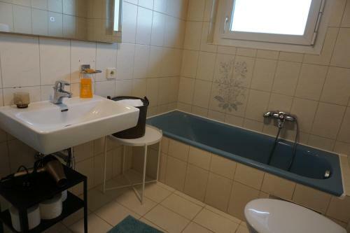 Apartamento Haus Mit 6 Schlafzimmer, Pool Und Gro�em Garten