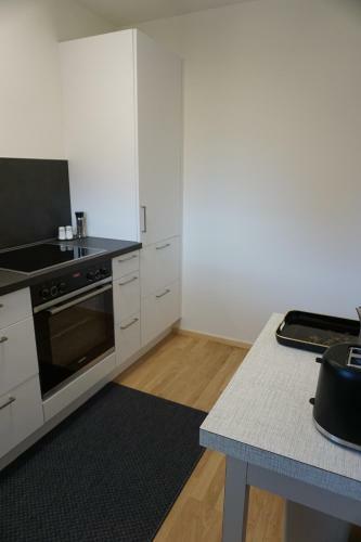 Apartamento Haus Mit 6 Schlafzimmer, Pool Und Gro�em Garten