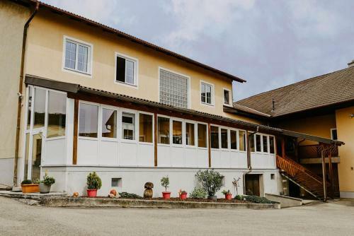 Hostal Pension Zur Weintraube