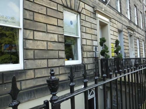 Hostal Queens Guest House