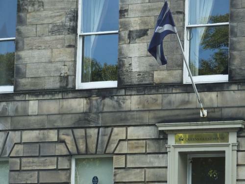 Hostal Queens Guest House