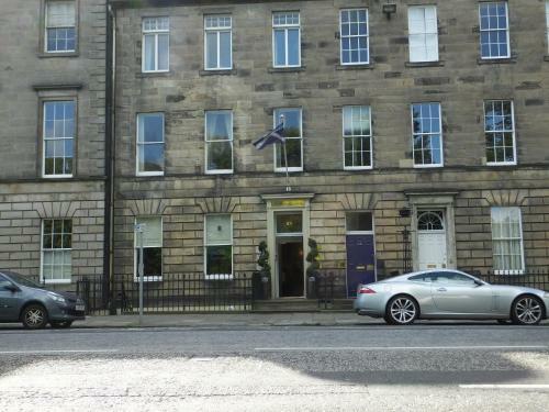 Hostal Queens Guest House