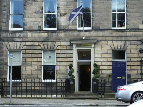 Hostal Queens Guest House