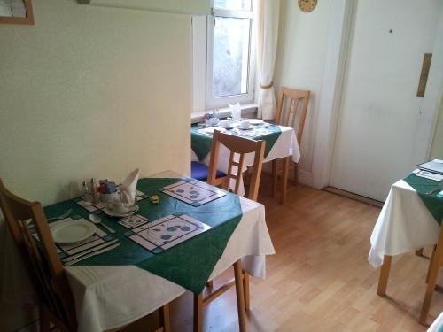 Hostal Mackenzie Guest House