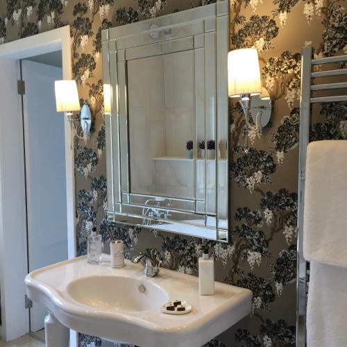 Bed & Breakfast Claremont House