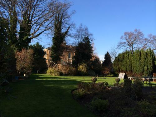 Bed & Breakfast Claremont House