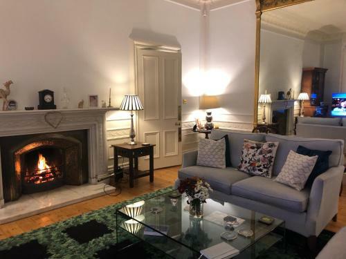 Bed & Breakfast Claremont House