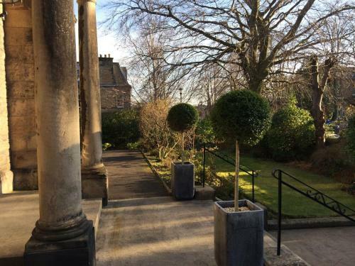 Bed & Breakfast Claremont House
