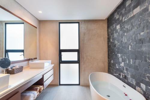 Luxury Two Bedroom Apartment At Panoramic