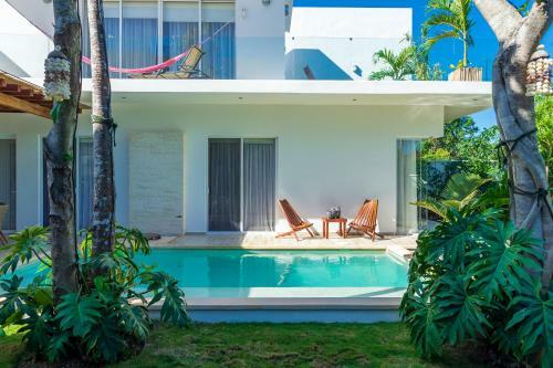 Yaakunah Dine Poolside At A Chic Paradise Villa In Tulum
