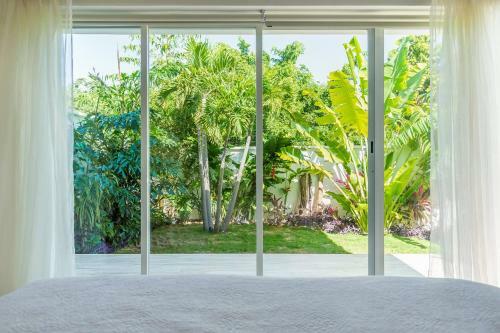 Yaakunah Dine Poolside At A Chic Paradise Villa In Tulum