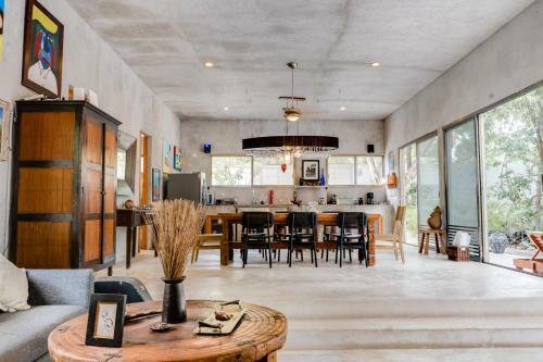 900 Sqm Villa Arthur Concierge Security