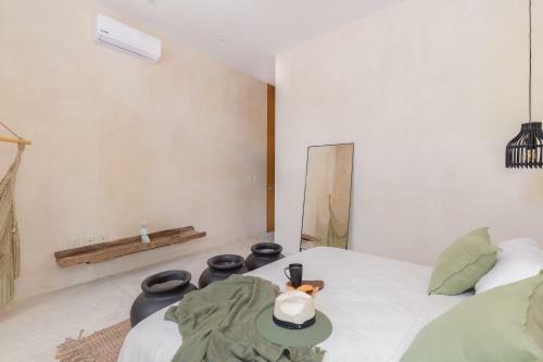 Unique And Exclusive 2 Apartments In 1 Awesome Complex Pool And Amenities