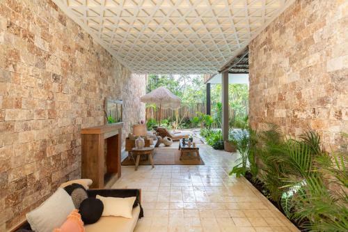 Unique And Exclusive 2 Apartments In 1 Awesome Complex Pool And Amenities