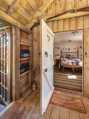 The Love Shack Nr Elie & St Andrews