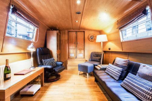 The Four Sisters Boatel (houseboat)