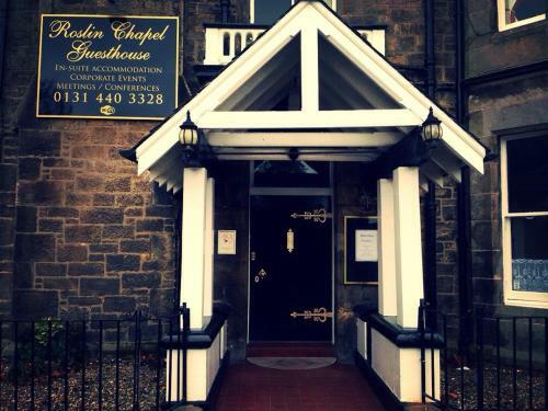 Hostal Chapel Cross Guesthouse