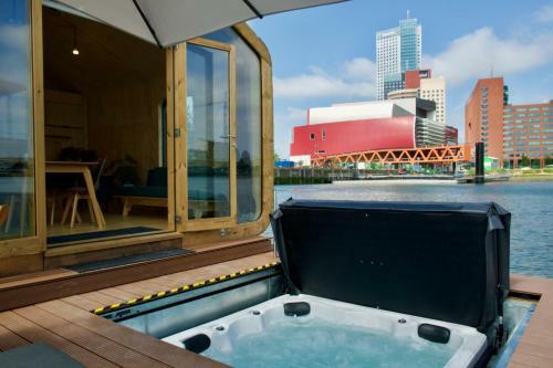 Wikkelboat Nr5 At Floating Rotterdam Rijnhaven