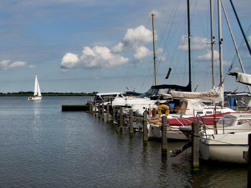 Modern Houseboat With Air Conditioning Located In Marina