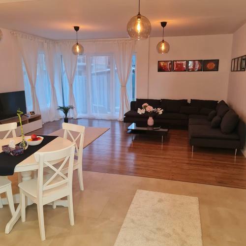 Villa Vila de Lux In Otopeni Cu Living Si 3 Dormitoare