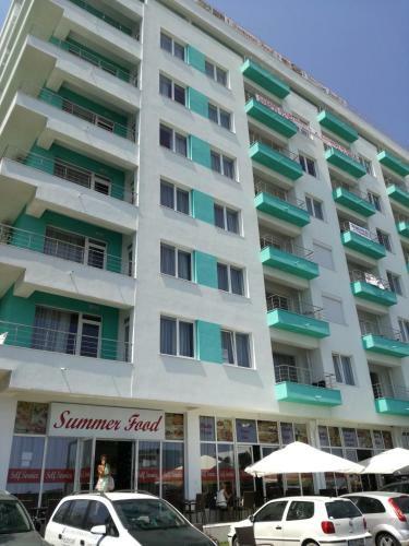 Summerland Sea View Apartment