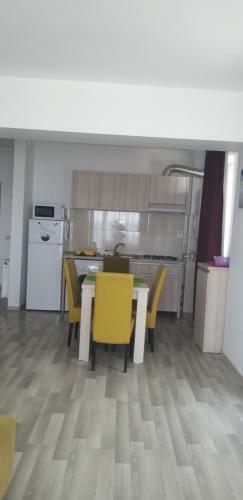 Summerland Sea View Apartment