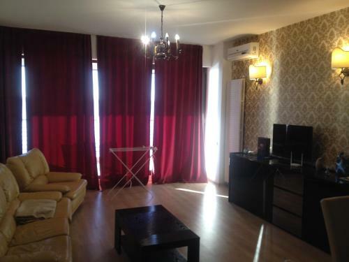 Green Lake Apartment 13