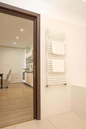 Green Lake Apartment 13