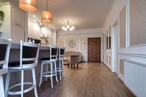 Oasis By The Lake - Solid Residence Mamaia Apartment