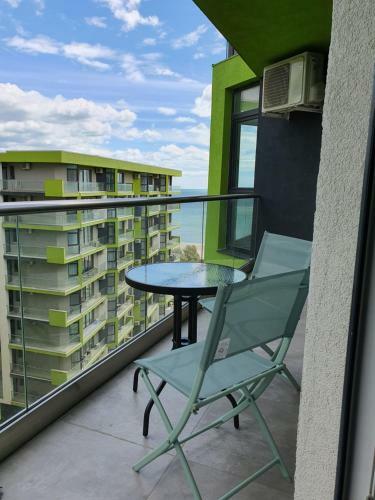 Rise And Shine Apartments Spa N Pool Alezzi Beach Resort