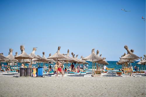 Apartamento Paradise Sea View 2bd Apt Spa N Pools Alezzi Beach Resort