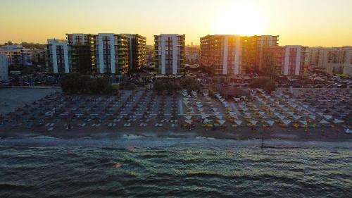 Sunny Side Apartments In Complexul Alezzi Beach