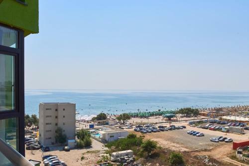 Sunshine 1 Br Apartment Spa N Pool Alezzi Beach Resort