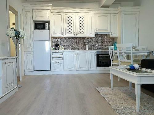 Eversea Apartment Mamaia Nord