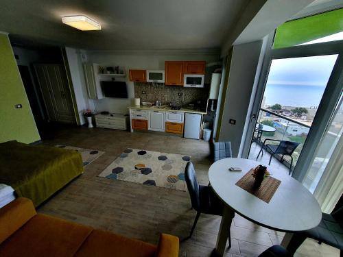 Alezzi Majestic Apartments 115