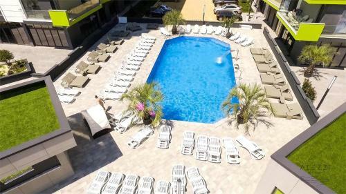 Apartamento Gray Boutique In Alezzi Beach Resort
