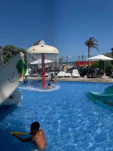 Apartamento Gray Boutique In Alezzi Beach Resort