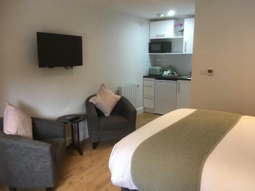 Trumbles Gatwick B&B