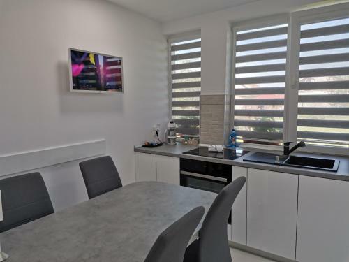 Casuta Cu Tei-lime House