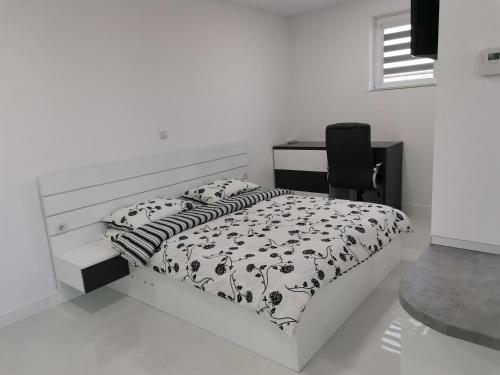 Casuta Cu Tei-lime House
