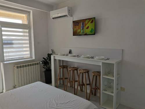 Casuta Cu Tei-lime House